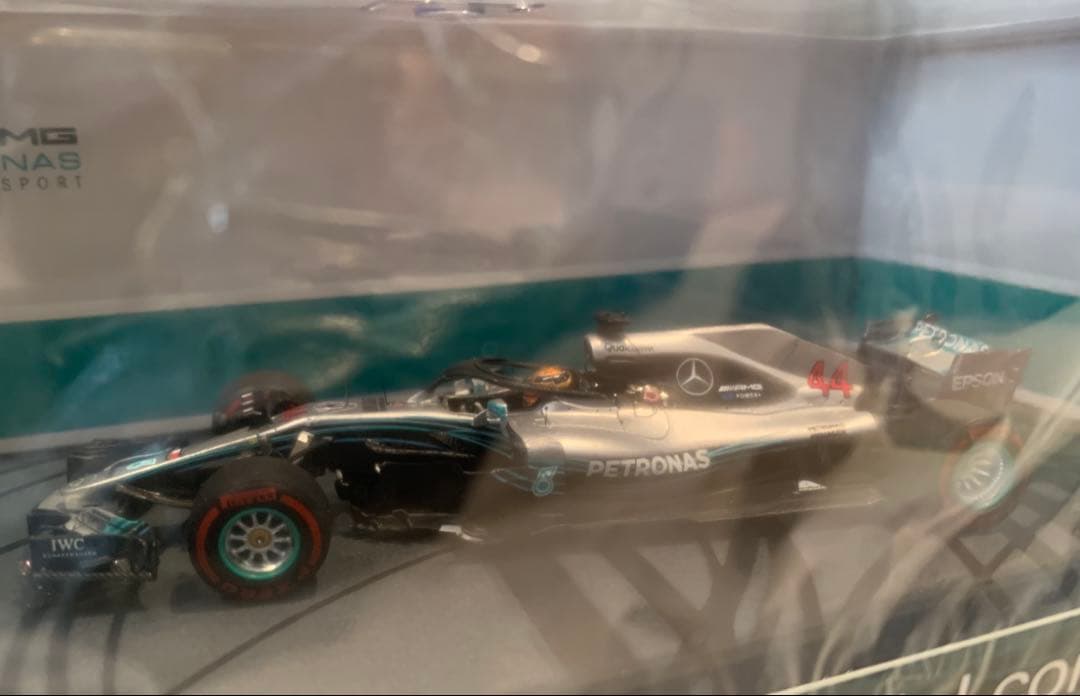 ドーナツターンマーク付き1/43 メルセデスAMG F1 W09 L.ハミルトン