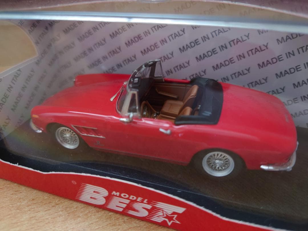 1/43フェラーリ330GTS スポークホイール 1967レッド Ferrari