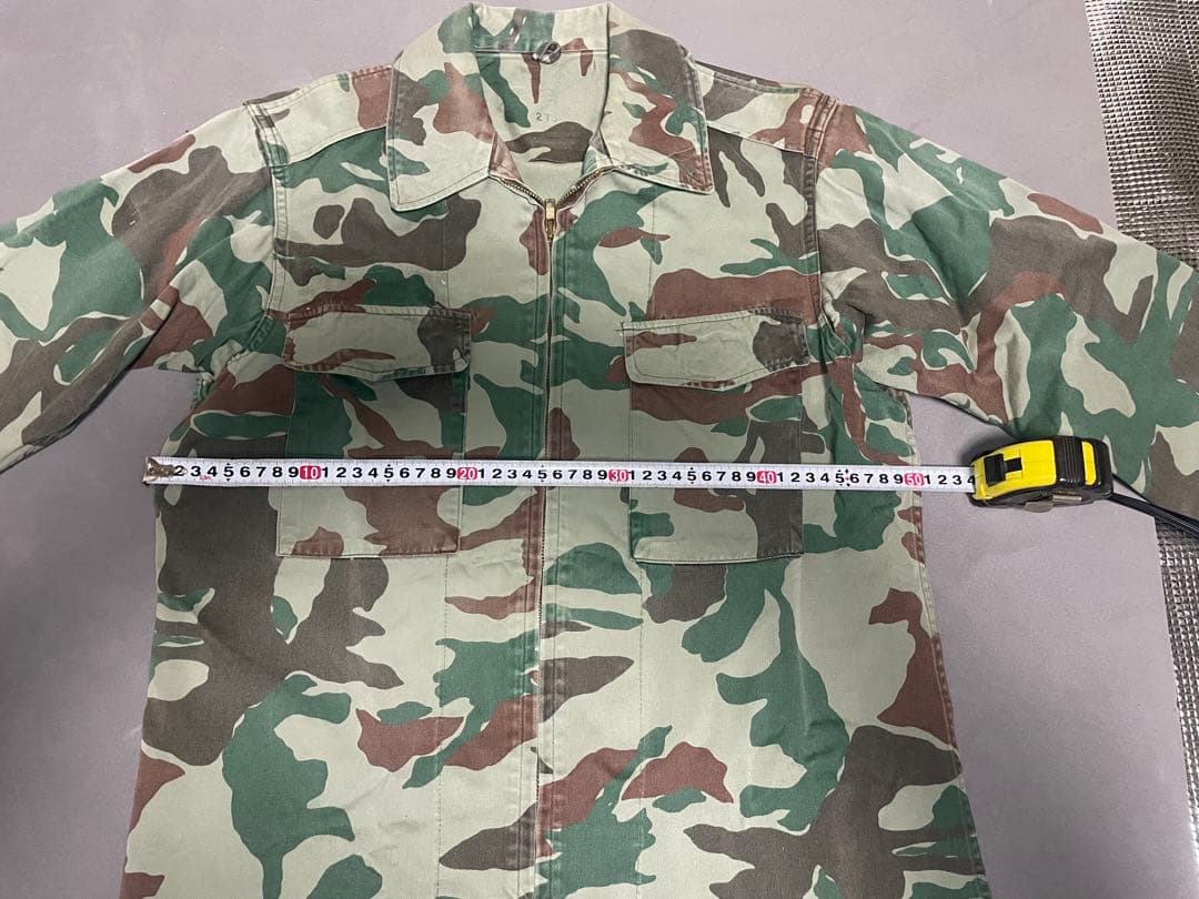 自衛隊　迷彩服　上下セット　補修あり