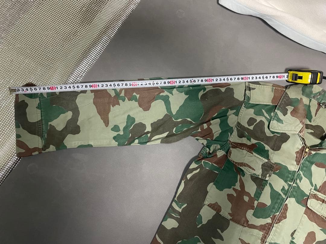 自衛隊　迷彩服　上下セット　補修あり