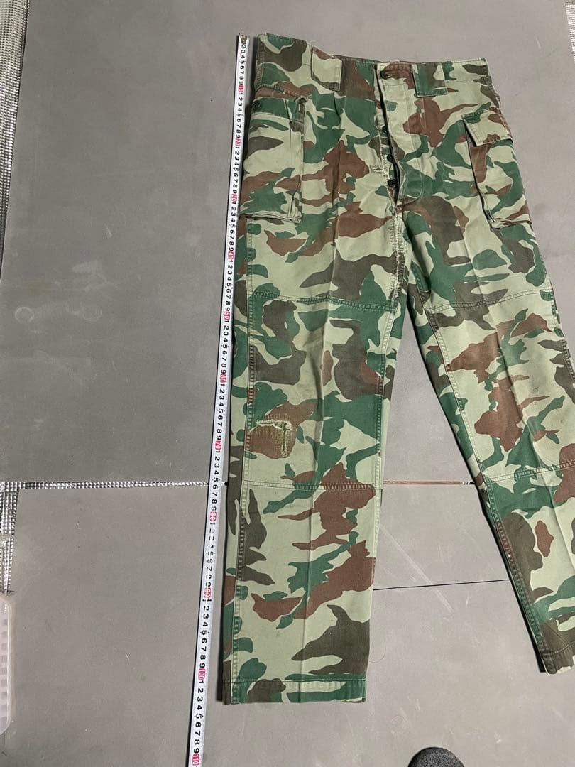自衛隊　迷彩服　上下セット　補修あり