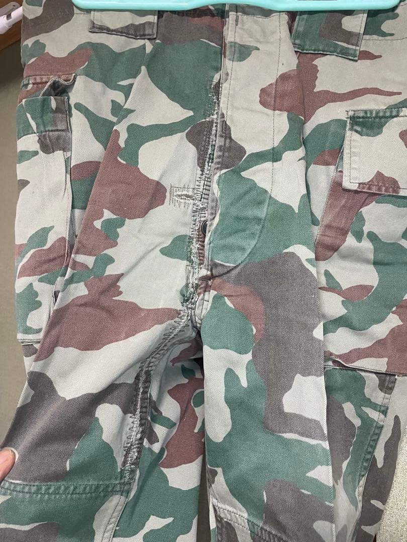 自衛隊　迷彩服　上下セット　補修あり