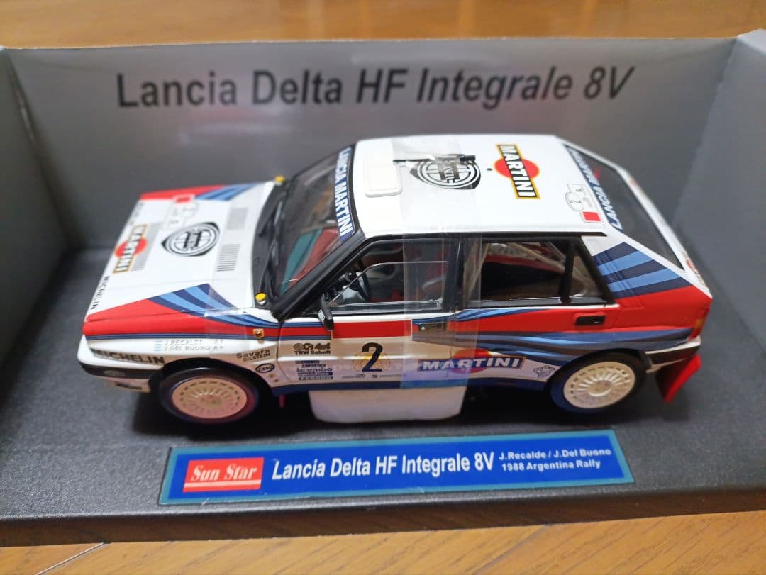 SUN STAR★ランチアデルタHF インテグラーレ 8V★1/18