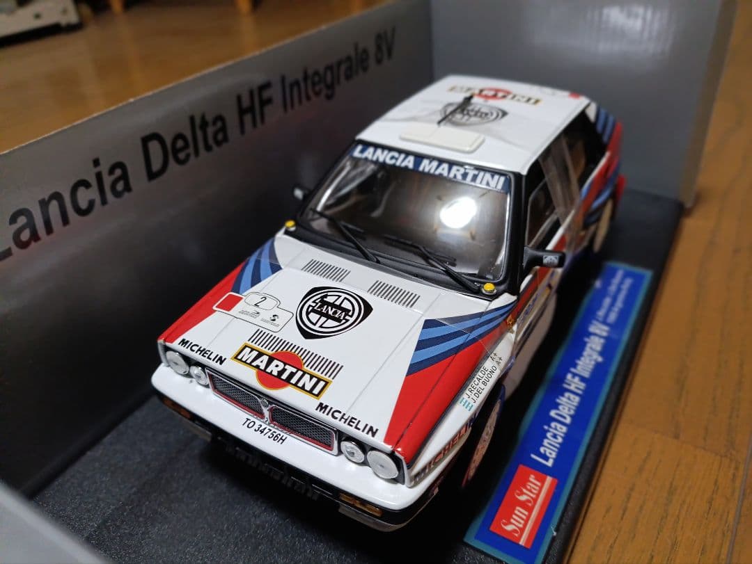 SUN STAR★ランチアデルタHF インテグラーレ 8V★1/18
