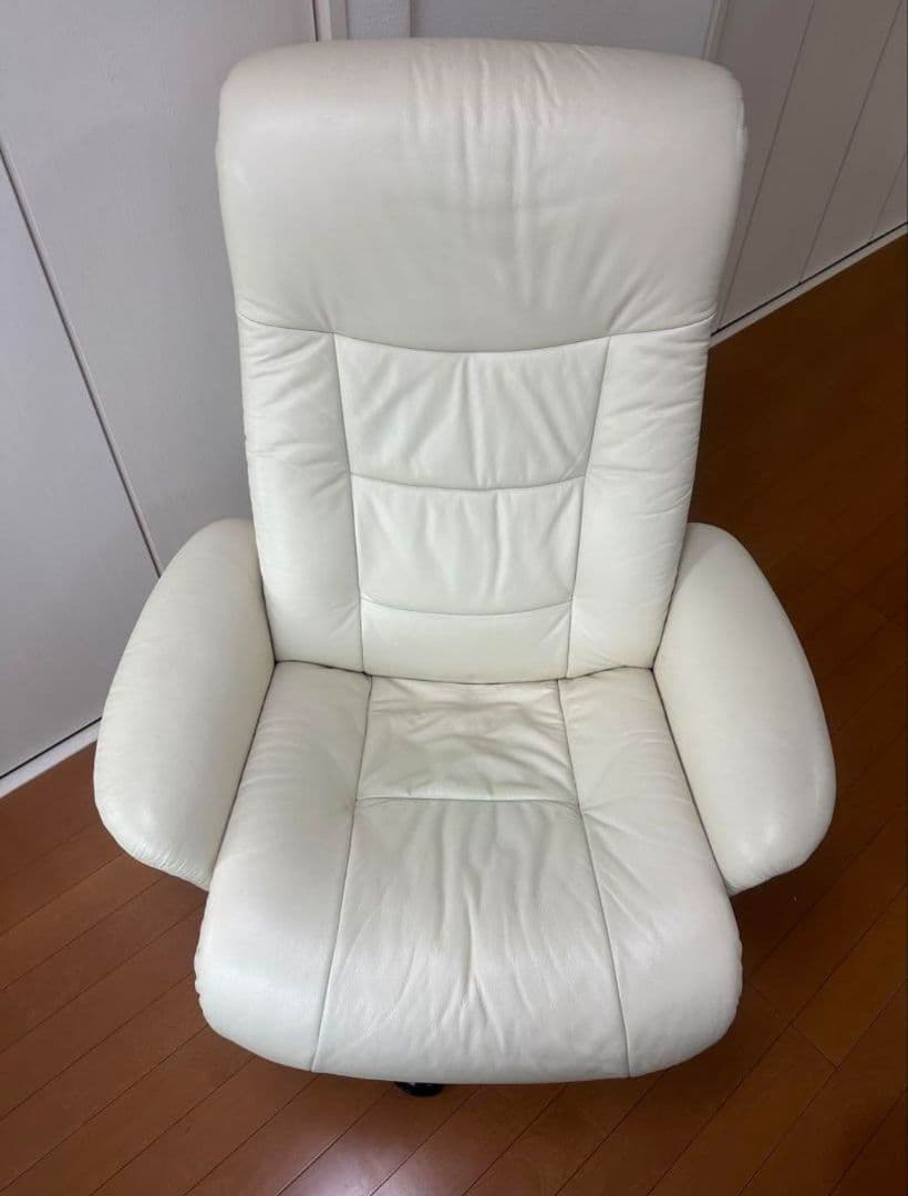 フランスベッド　本革　アイボリー　リクライニングソファ オットマンつき