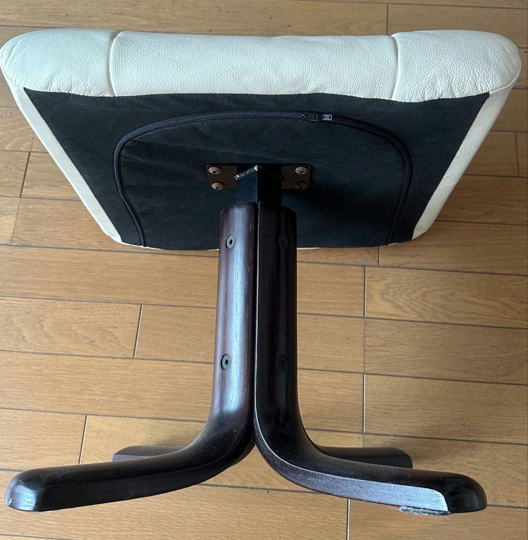 フランスベッド　本革　アイボリー　リクライニングソファ オットマンつき