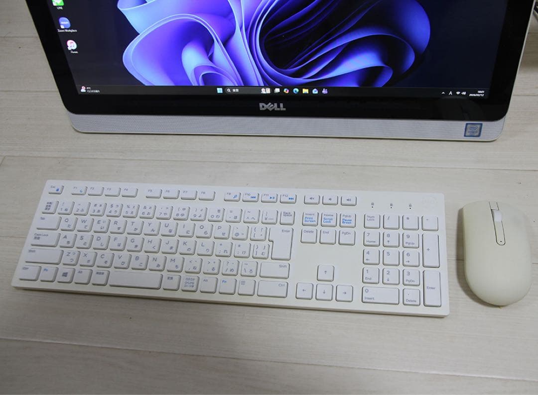 22インチ一体型PC　タッチパネル　Office2021