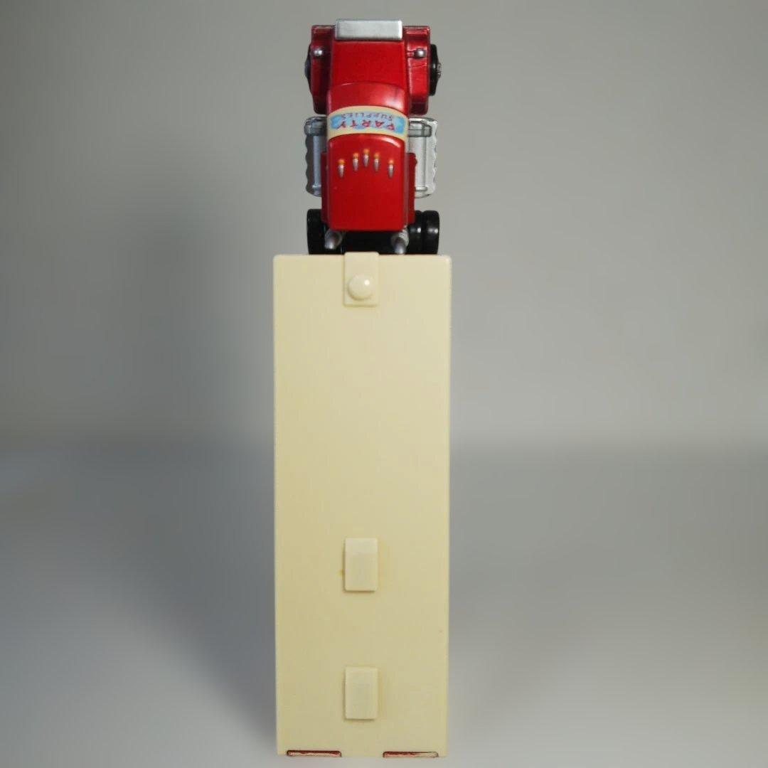 【廃盤】カーズ トミカ マック(トイザらス限定コスチュームタイプ)