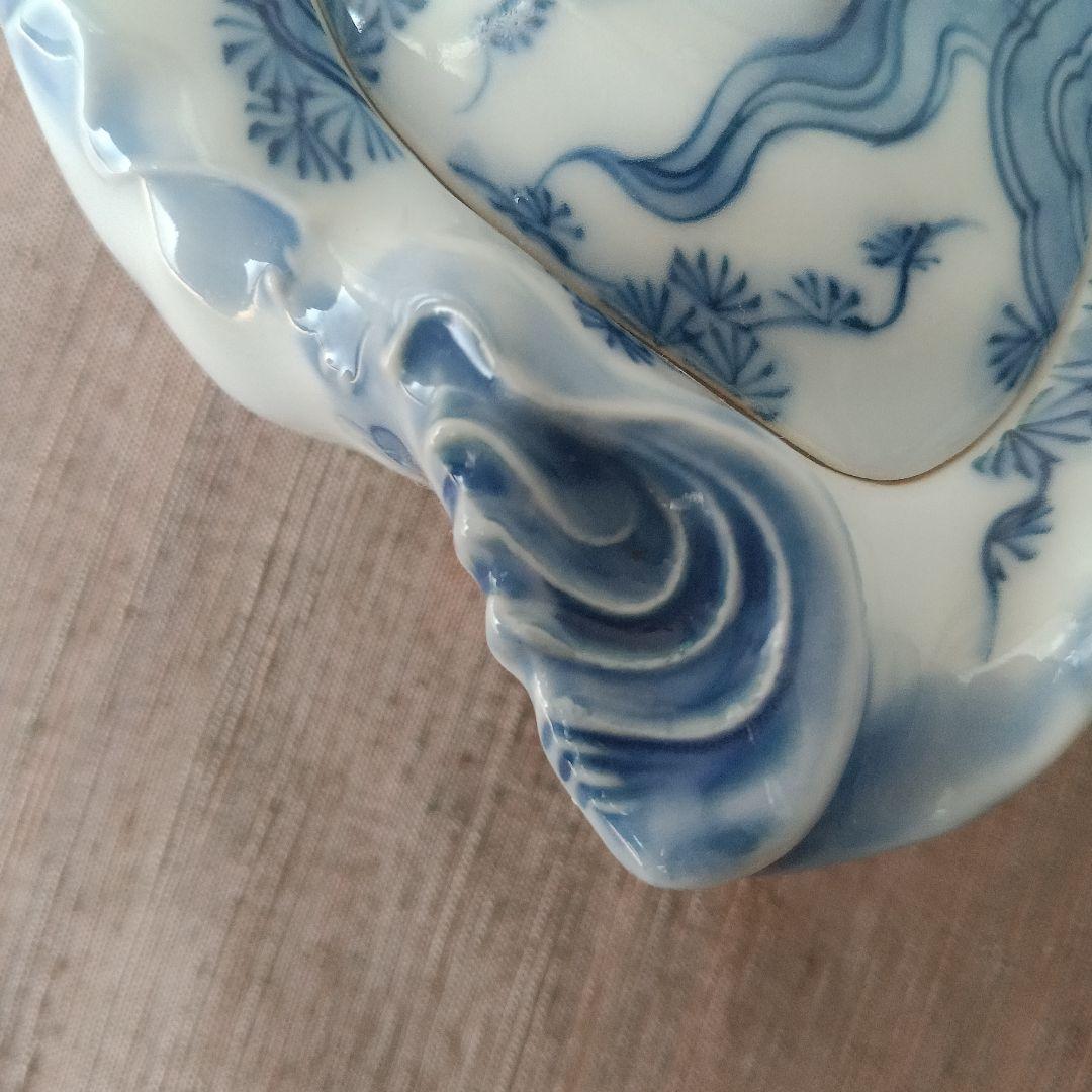 三川内焼　染付貝形蓋物　調味料入れ　平戸焼　栄螺型　流水　海藻　水草　海