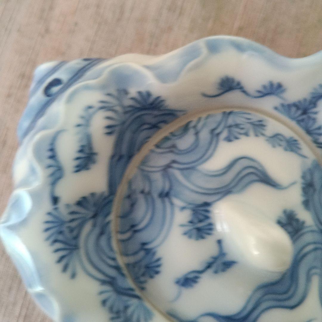 三川内焼　染付貝形蓋物　調味料入れ　平戸焼　栄螺型　流水　海藻　水草　海