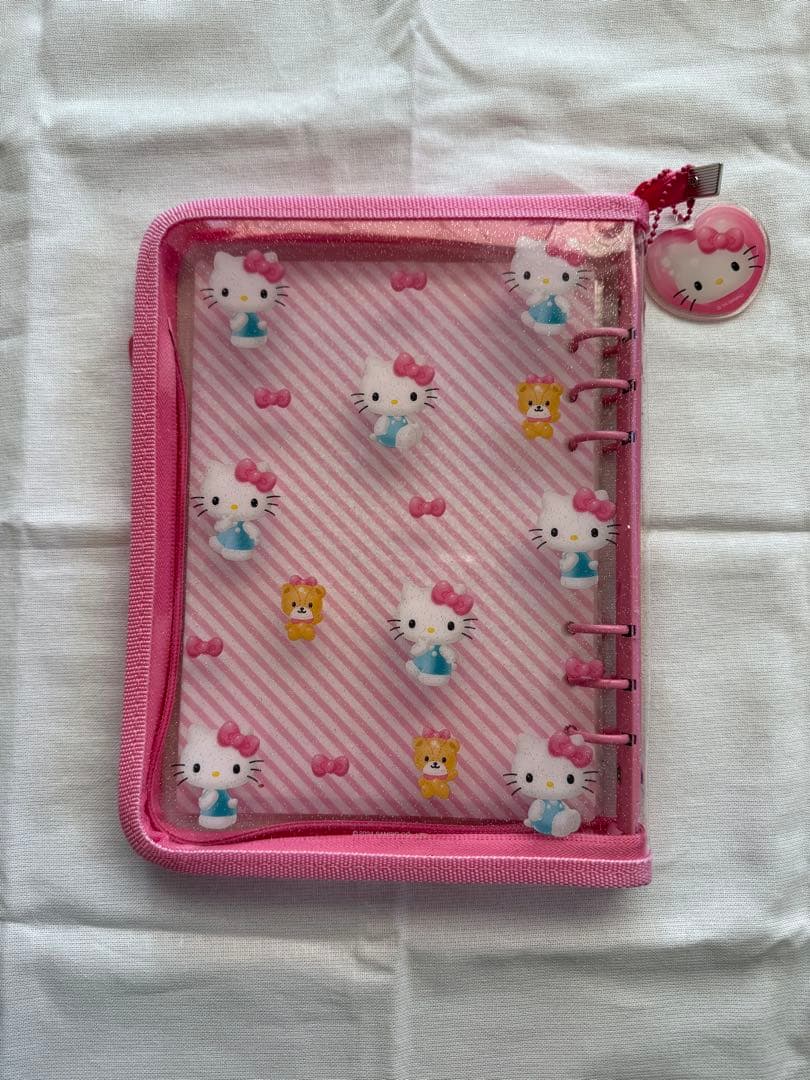 サンリオ　バインダー　キティーちゃん　シール帳　ぷっくり　3D