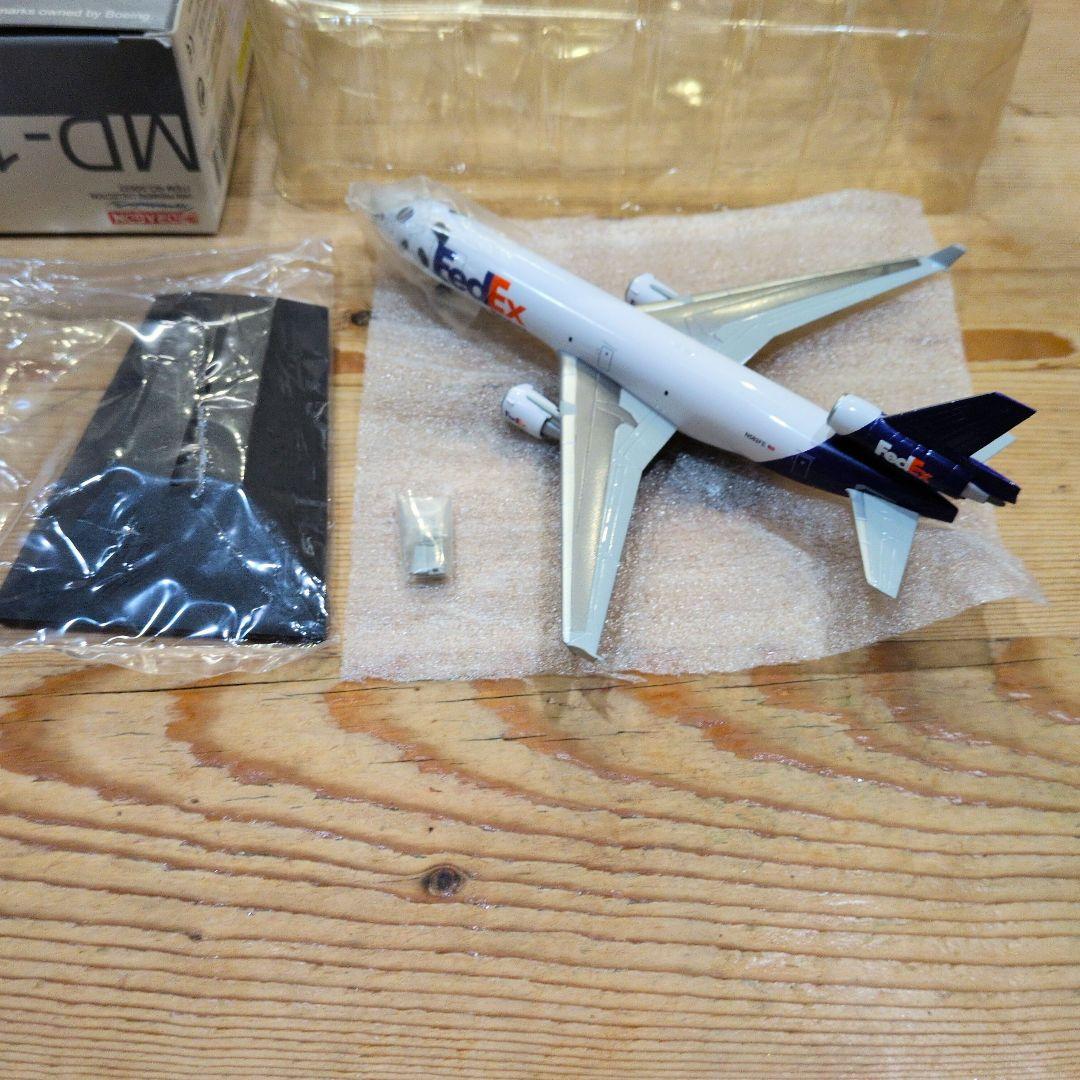 MD-11 1/400モデル