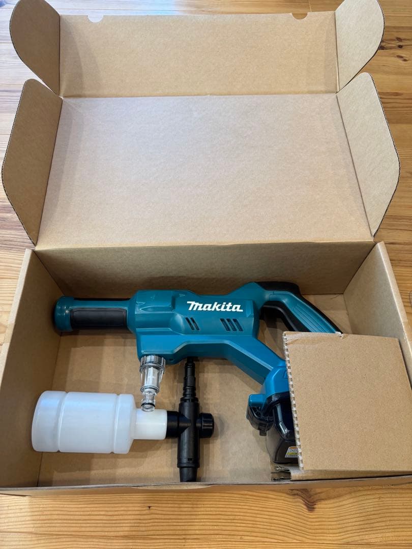 マキタ 18V 充電式洗浄機　MHW180DZ