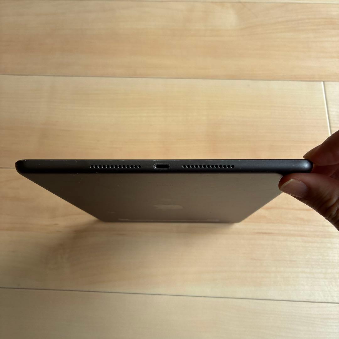 値下げしました　iPad 第7世代　32GB Wi-Fi ドコモ