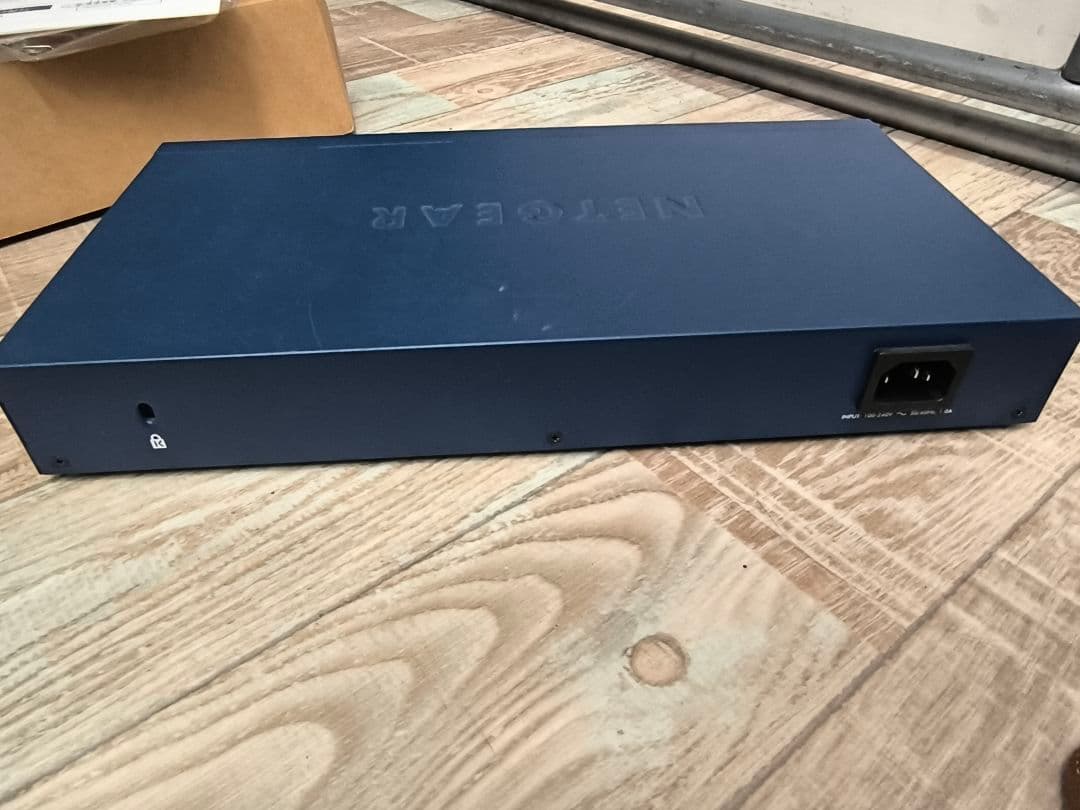 NETGEAR ProSafe 24ポートギガビットスイッチ JGS524 v2