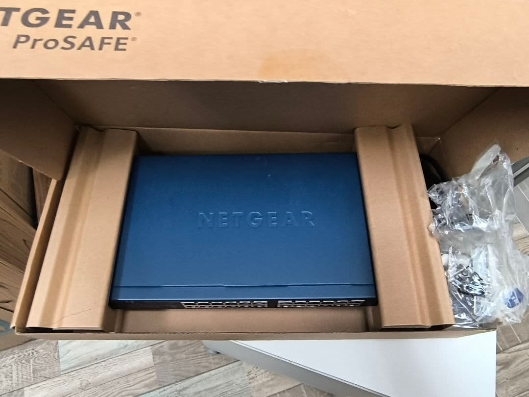 NETGEAR ProSafe 24ポートギガビットスイッチ JGS524 v2