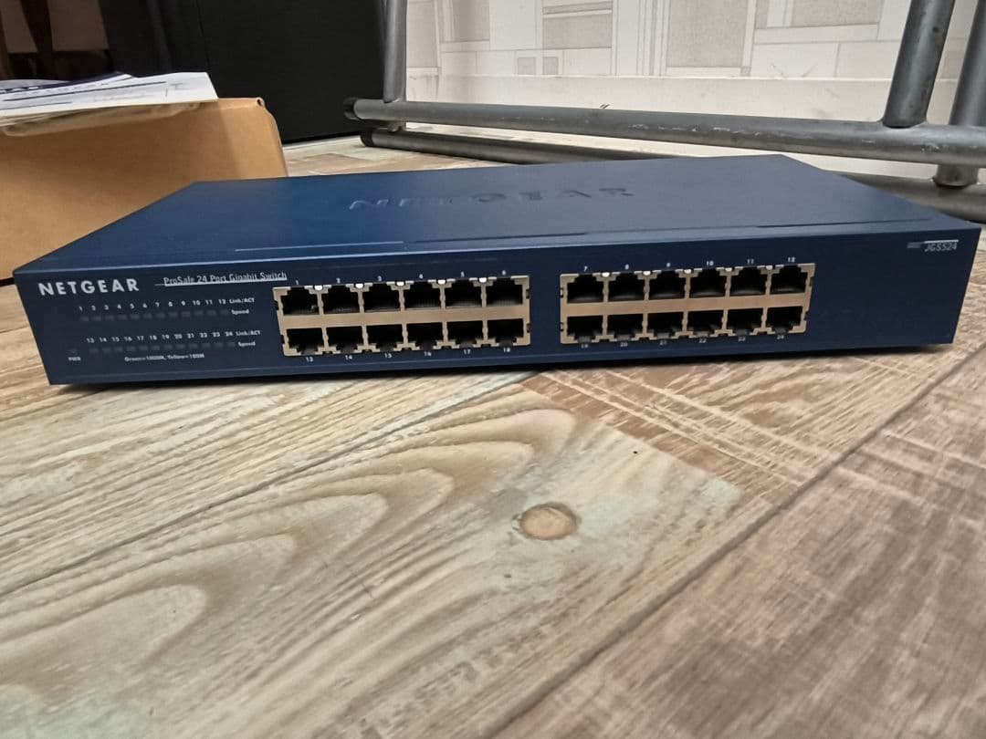NETGEAR ProSafe 24ポートギガビットスイッチ JGS524 v2