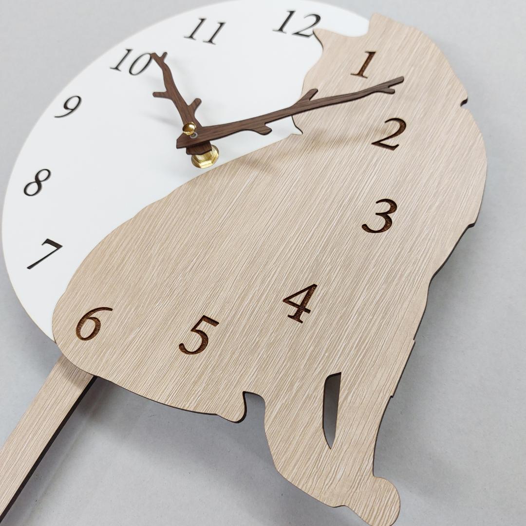 【限定値下げ】【静音タイプ】名入れ　しっぽ 振り子　猫⑦　ベージュ　掛け時計