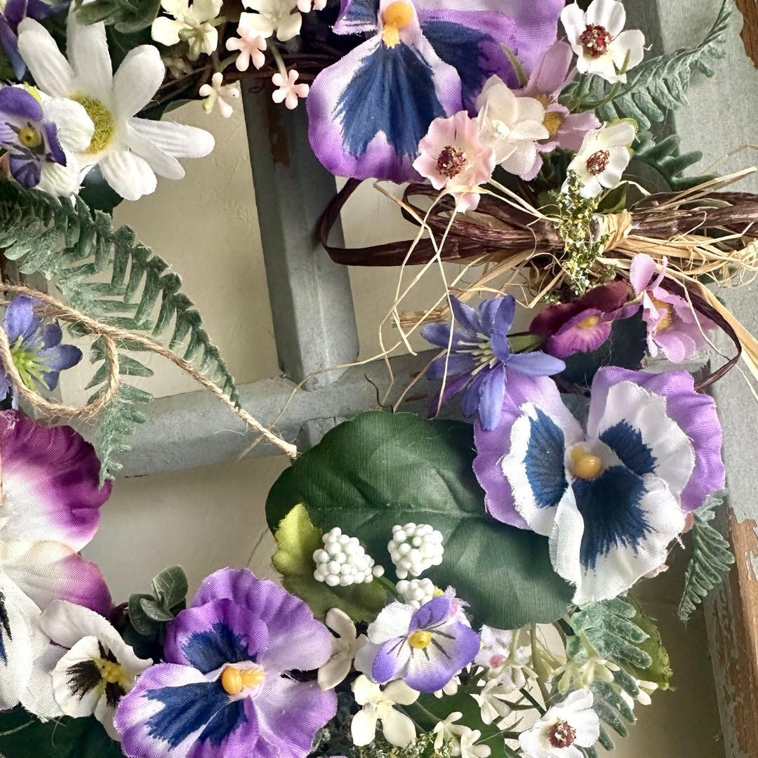パンジーと小花がいっぱい春リース　スプリングリース　ナチュラル