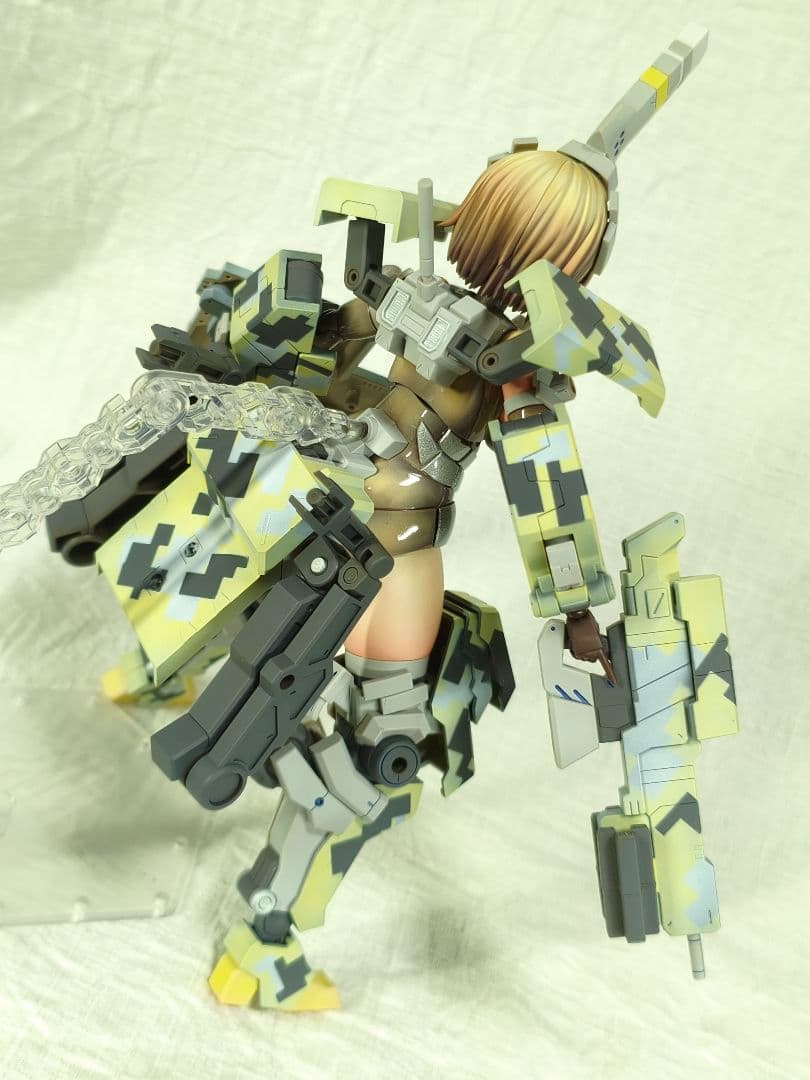ト*ム様 コトブキヤ　フレームアームズ・ガール 輝鎚・甲　塗装完成品