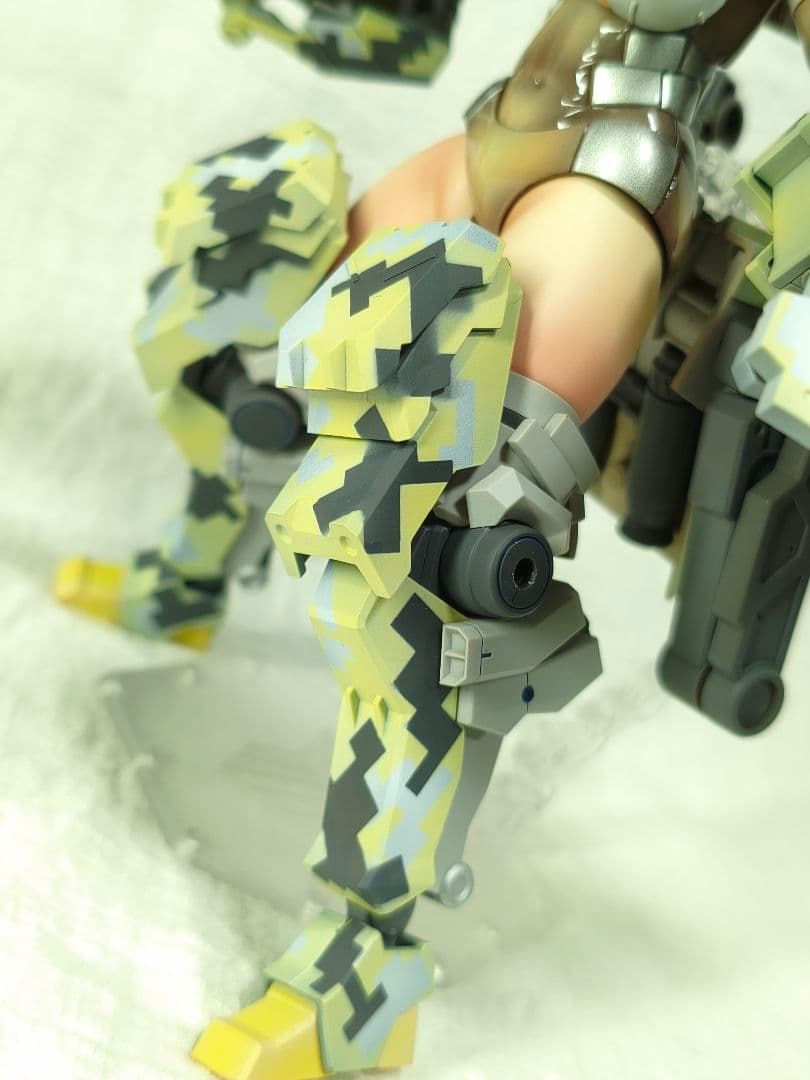 ト*ム様 コトブキヤ　フレームアームズ・ガール 輝鎚・甲　塗装完成品