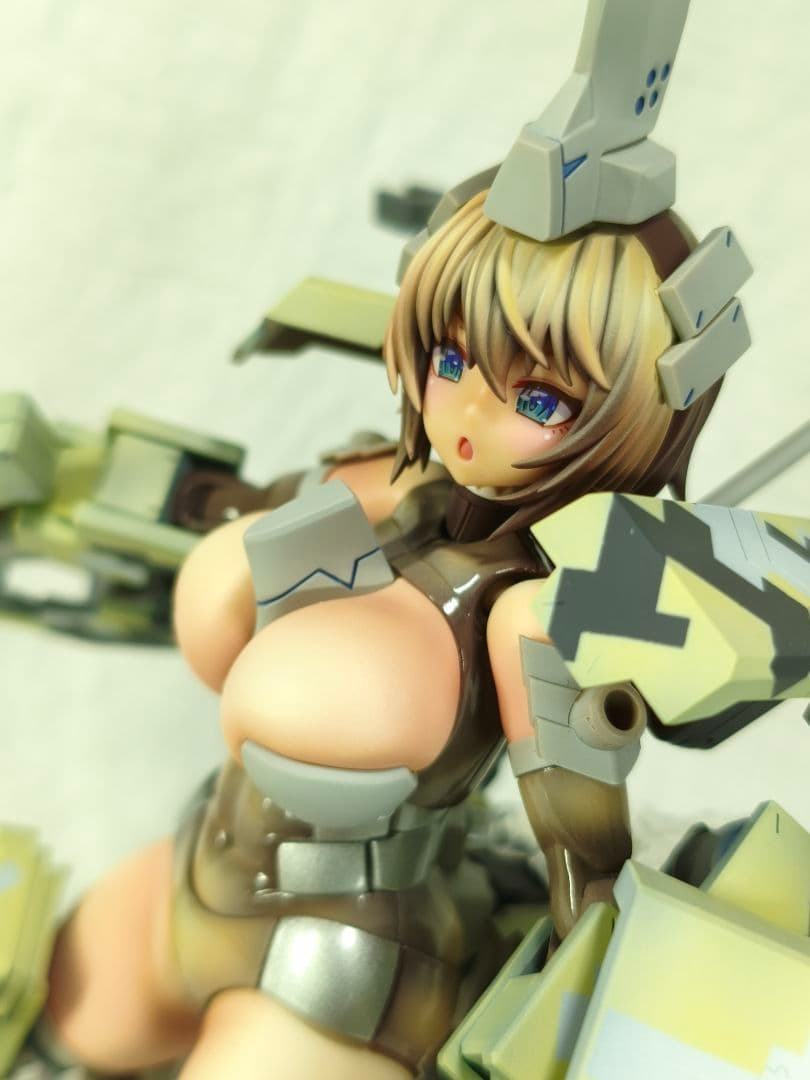 ト*ム様 コトブキヤ　フレームアームズ・ガール 輝鎚・甲　塗装完成品