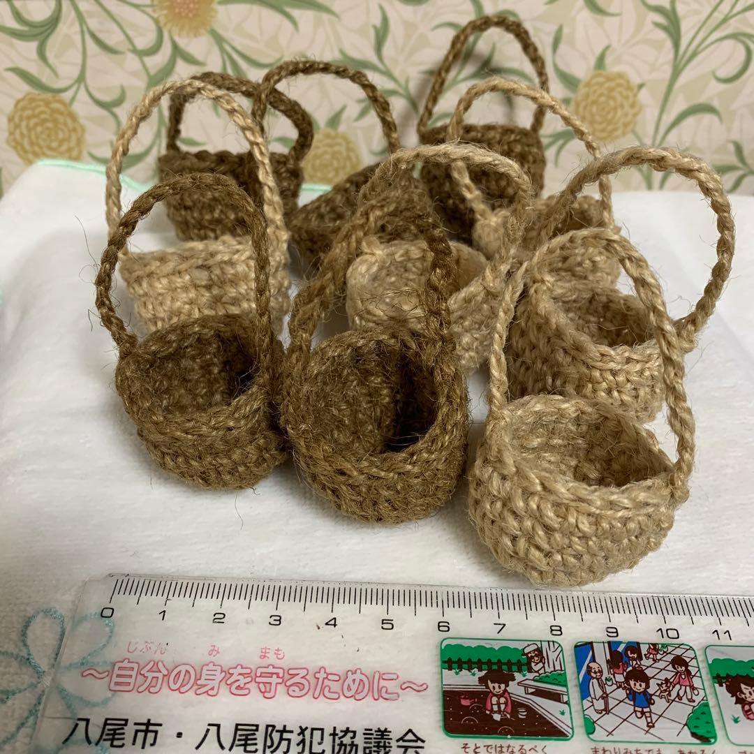 麦わら帽子、ミニかご、ひよこ