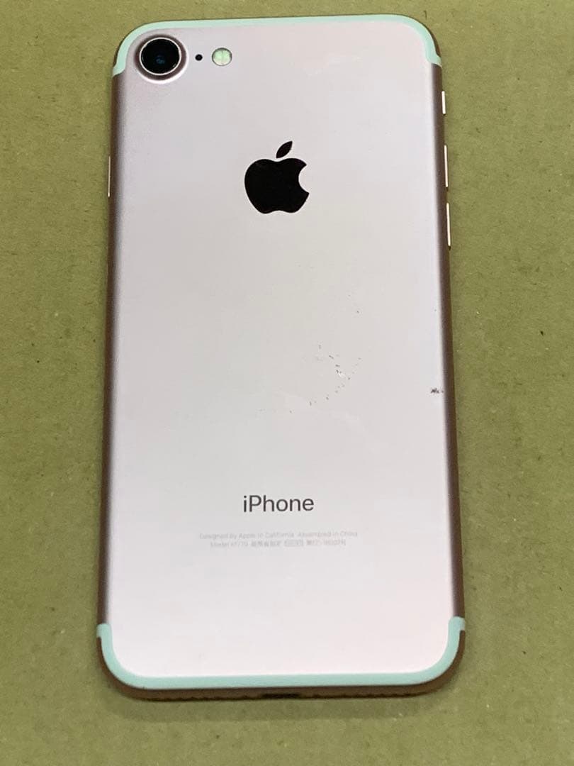 Apple iPhone 7 ローズゴールド 本体 バッテリー新品100% ￼