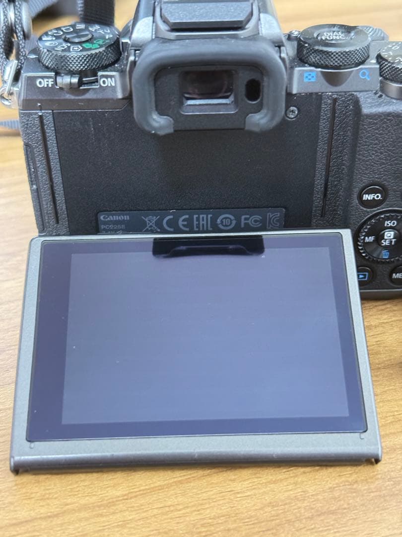 キャノン　Canon EOSM5 M-EF変換＋EFレンズセット