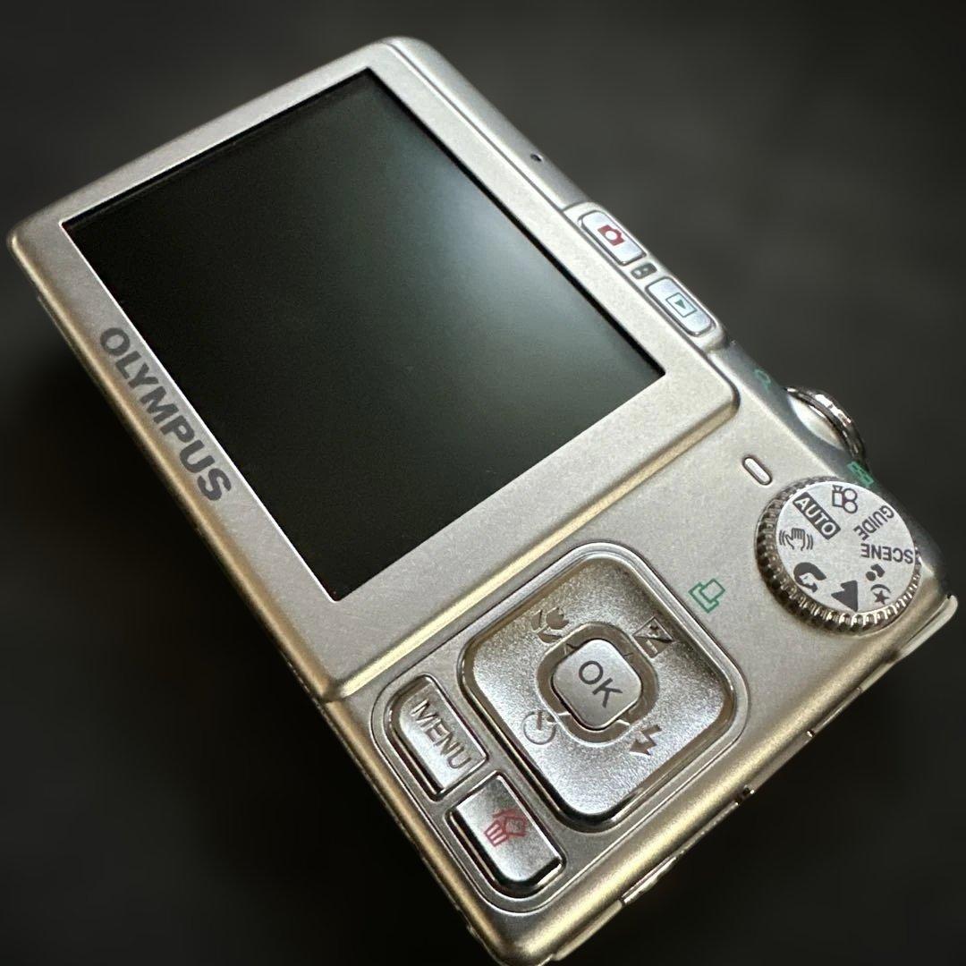 OLYMPUS デジタルカメラ　FE-230 本体、社外充電器(電池無し)