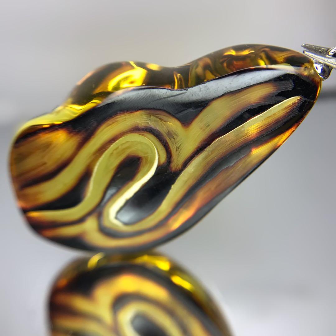 k18WGホワイトゴールド55.63ct 天然琥珀ネックレスペンダントトップ