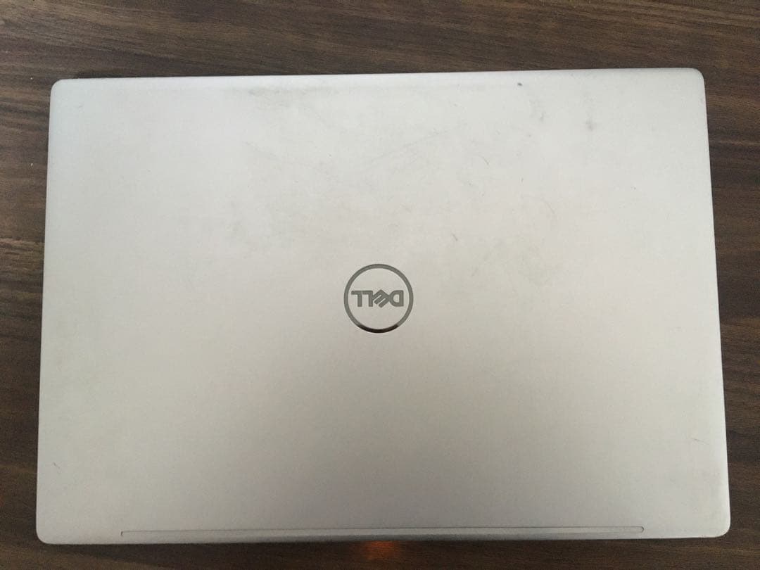 Dell 13.3インチ ノートPC シルバー