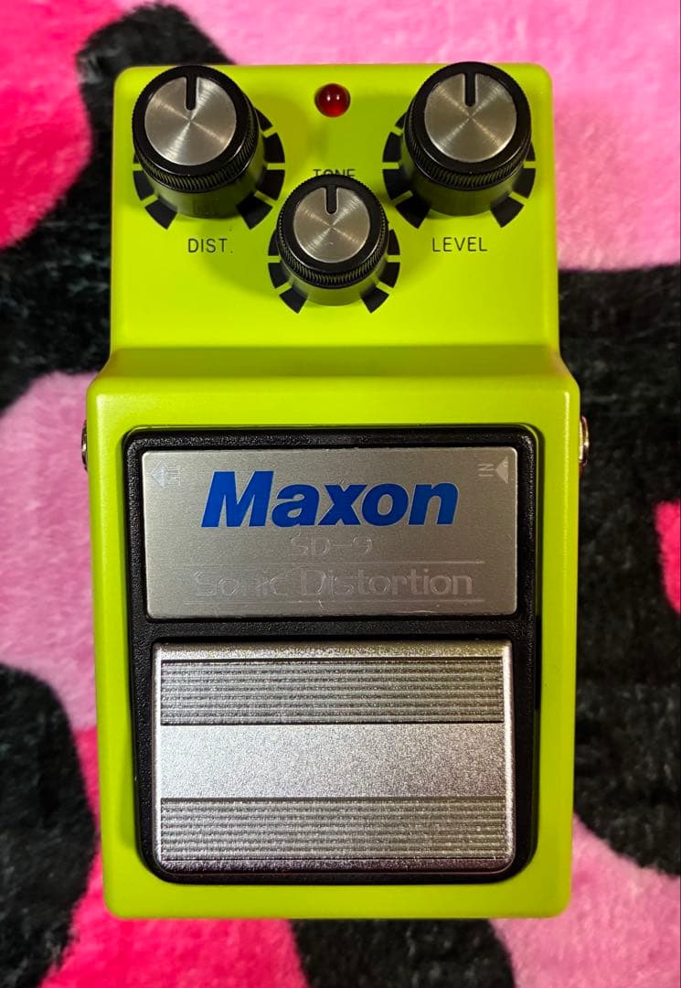 Maxon SD-9 Sonic Distortion 箱付き