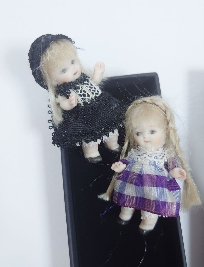 小さなビスクドール　シンディちゃん5センチ、2体
