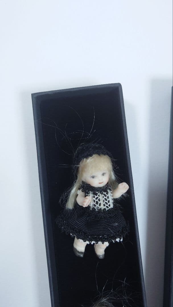 小さなビスクドール　シンディちゃん5センチ、2体