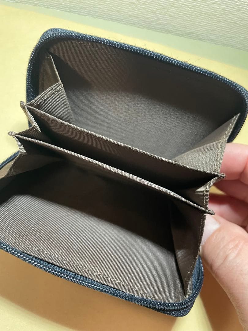 ヘビ革ミニ財布