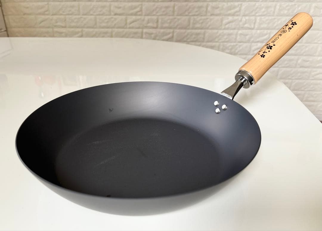 新品未使用⭐︎鉄製フライパン26cm 桜吟 窒化加工でサビにくい強靭な鉄