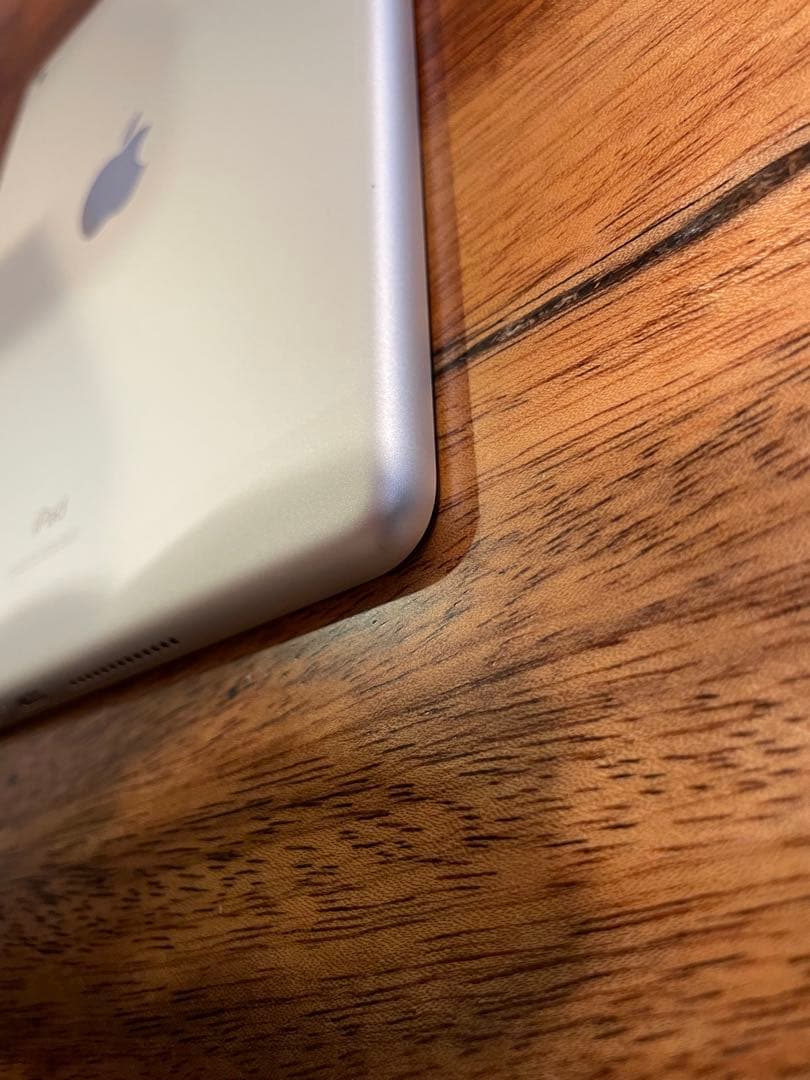 iPad 第7世代 32GB シルバー Wi-Fiモデル バッテリー容量79%