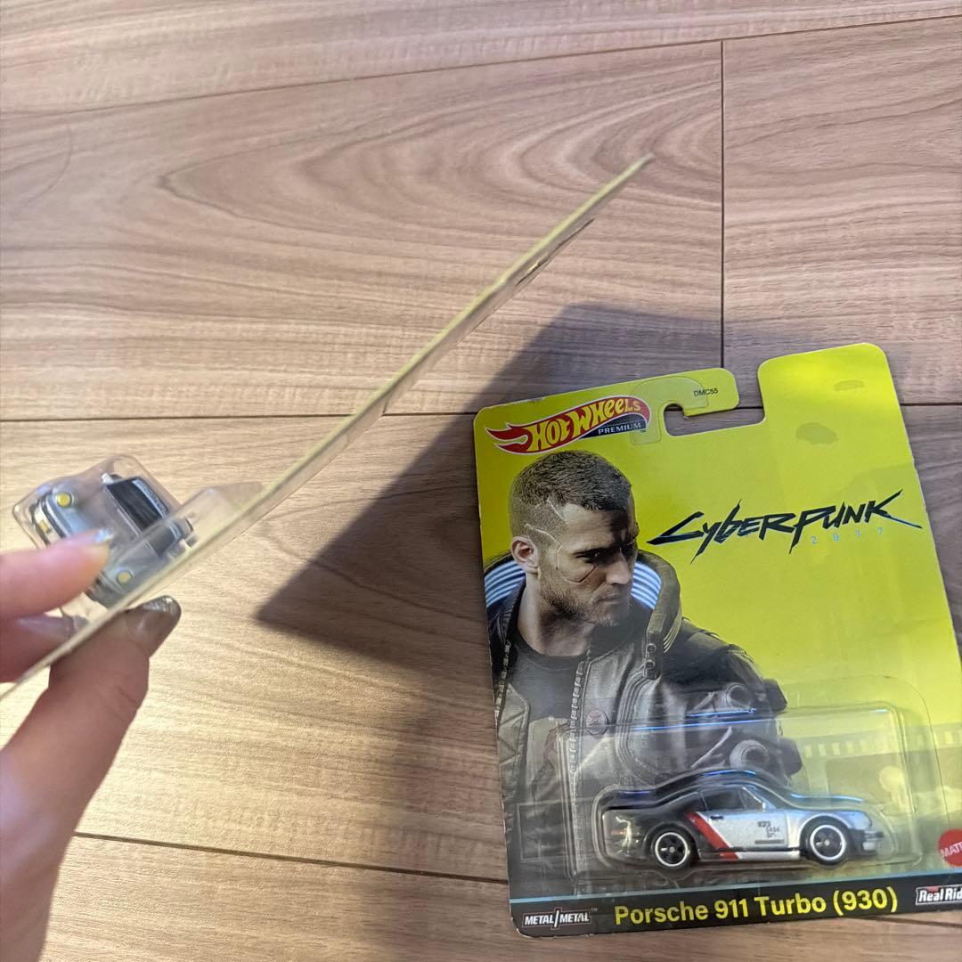ミニカー Hot Wheels Cyberpunk Porsche 911 Turbo
