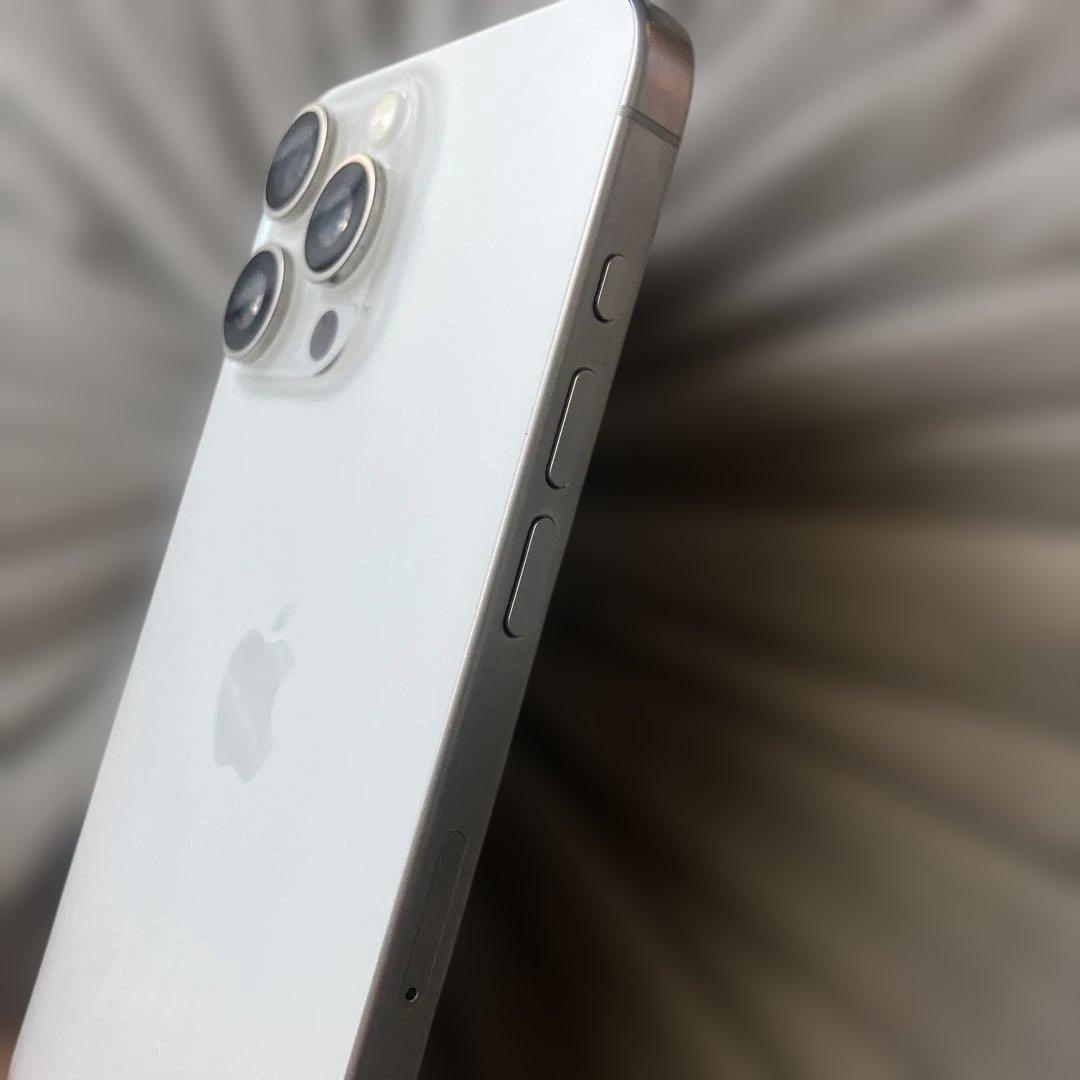 果物 【美品】iPhone 15 Promax 256GB ホワイト