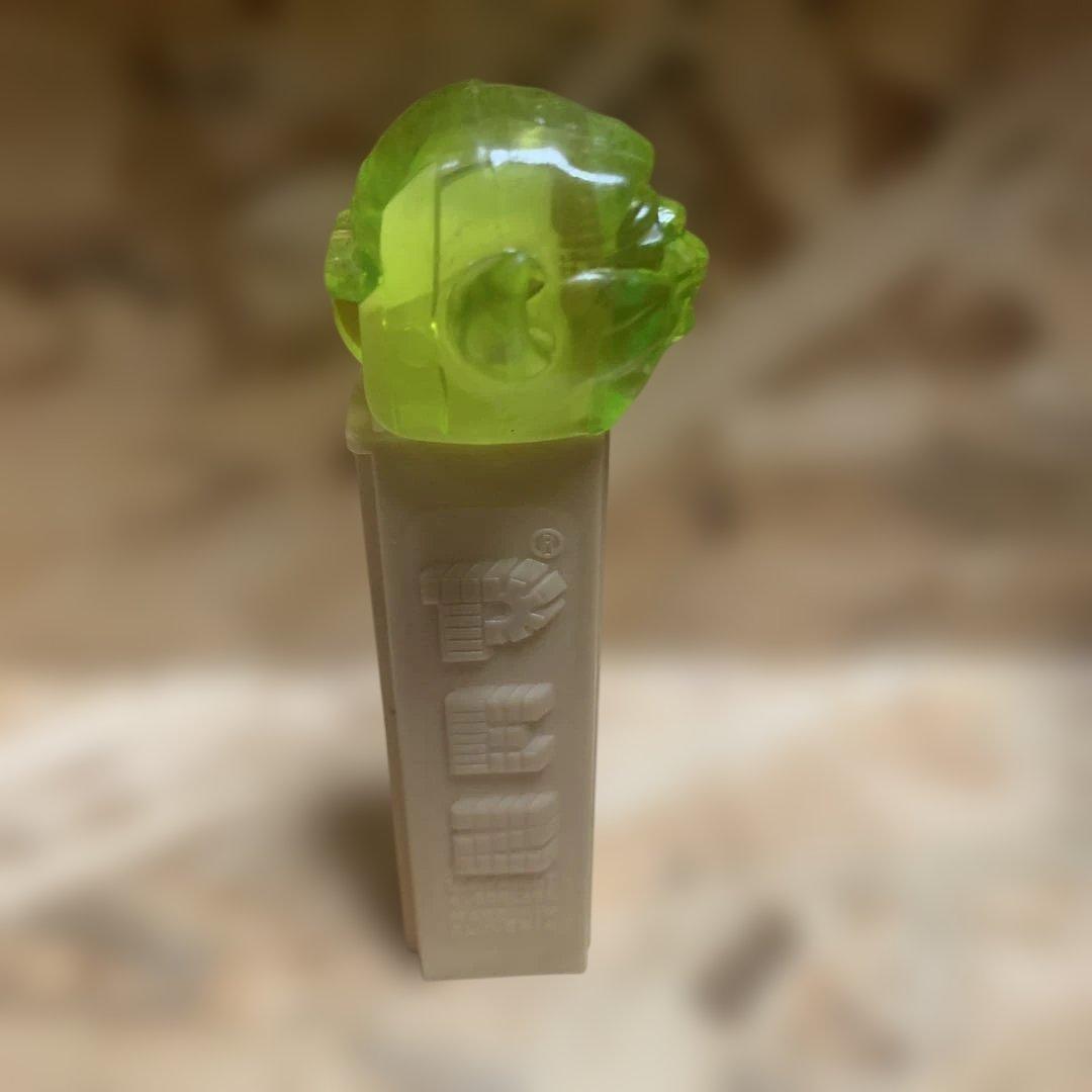 新品未使用 オールドPEZ ペッツ スターウォーズ ヨーダ 足なし 専用台付き