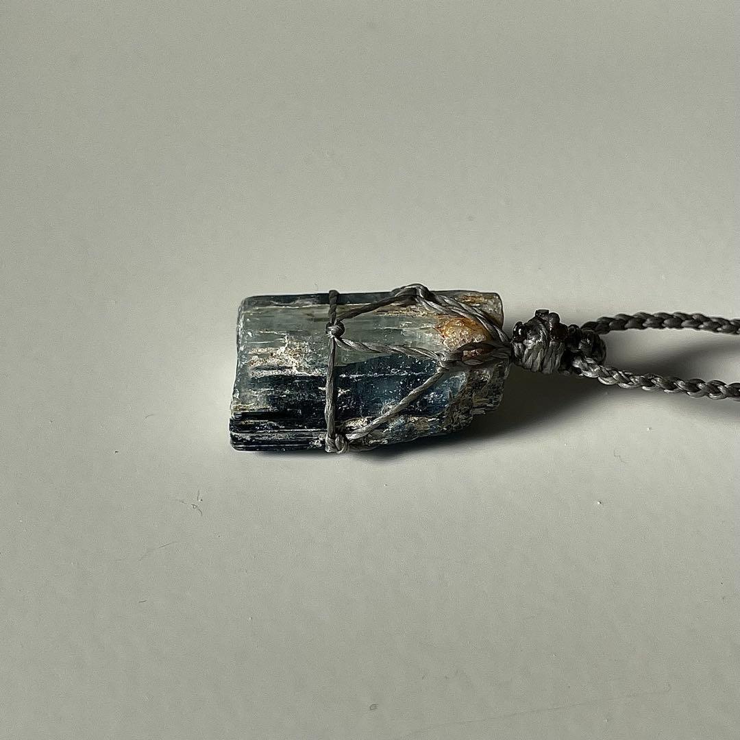 カイヤナイト ネパール産 ＊ ハンドメイド マクラメペンダント ネックレス ⑥