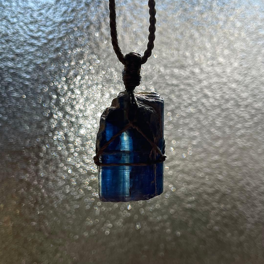 カイヤナイト ネパール産 ＊ ハンドメイド マクラメペンダント ネックレス ⑥