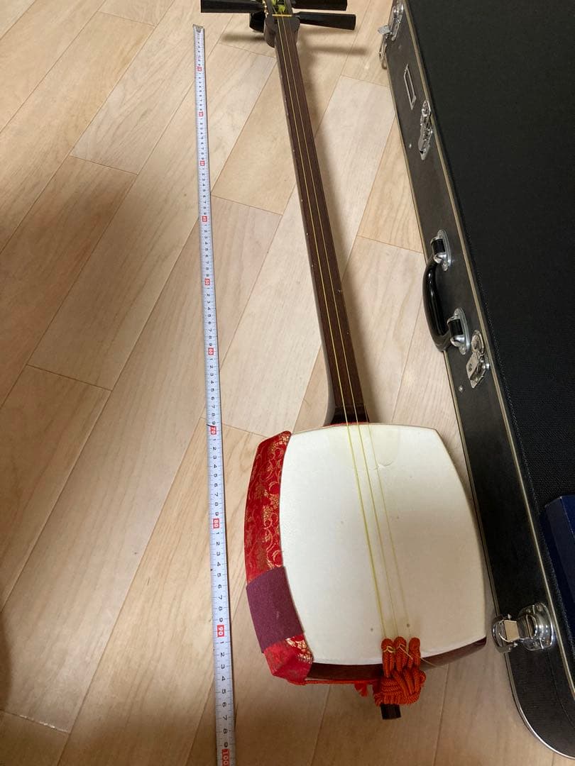 三味線　皮破れあり　ハードケース付き