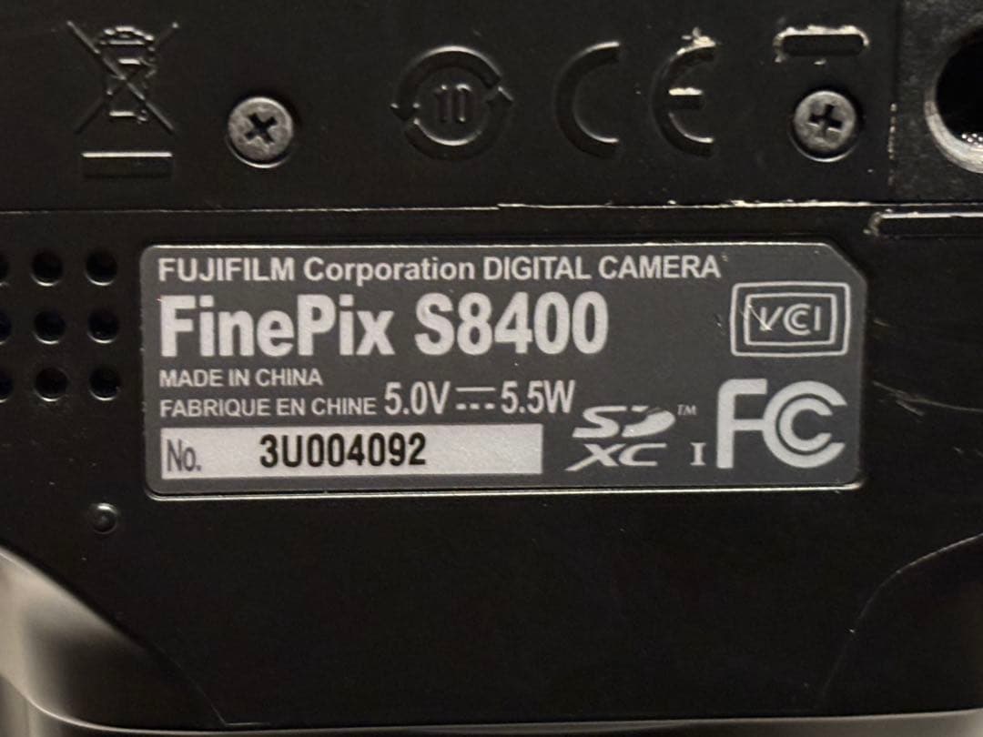 Fujifilm FinePix S8400 本体 元箱付き　説明書無し　美品