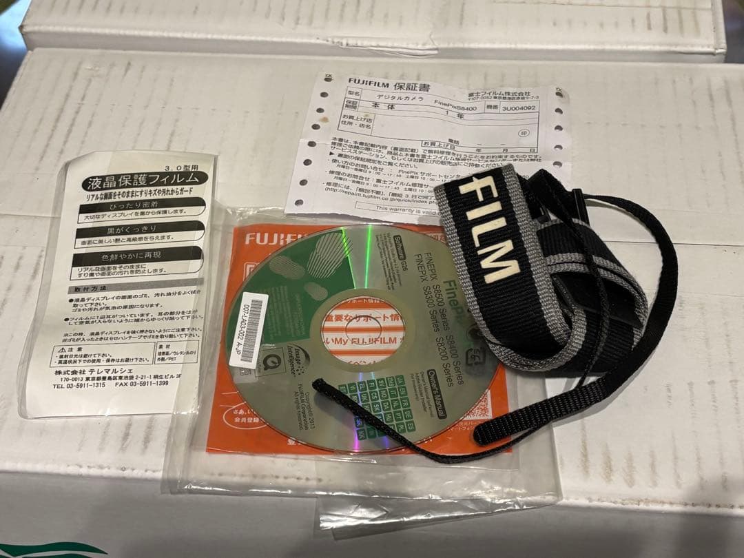 Fujifilm FinePix S8400 本体 元箱付き　説明書無し　美品