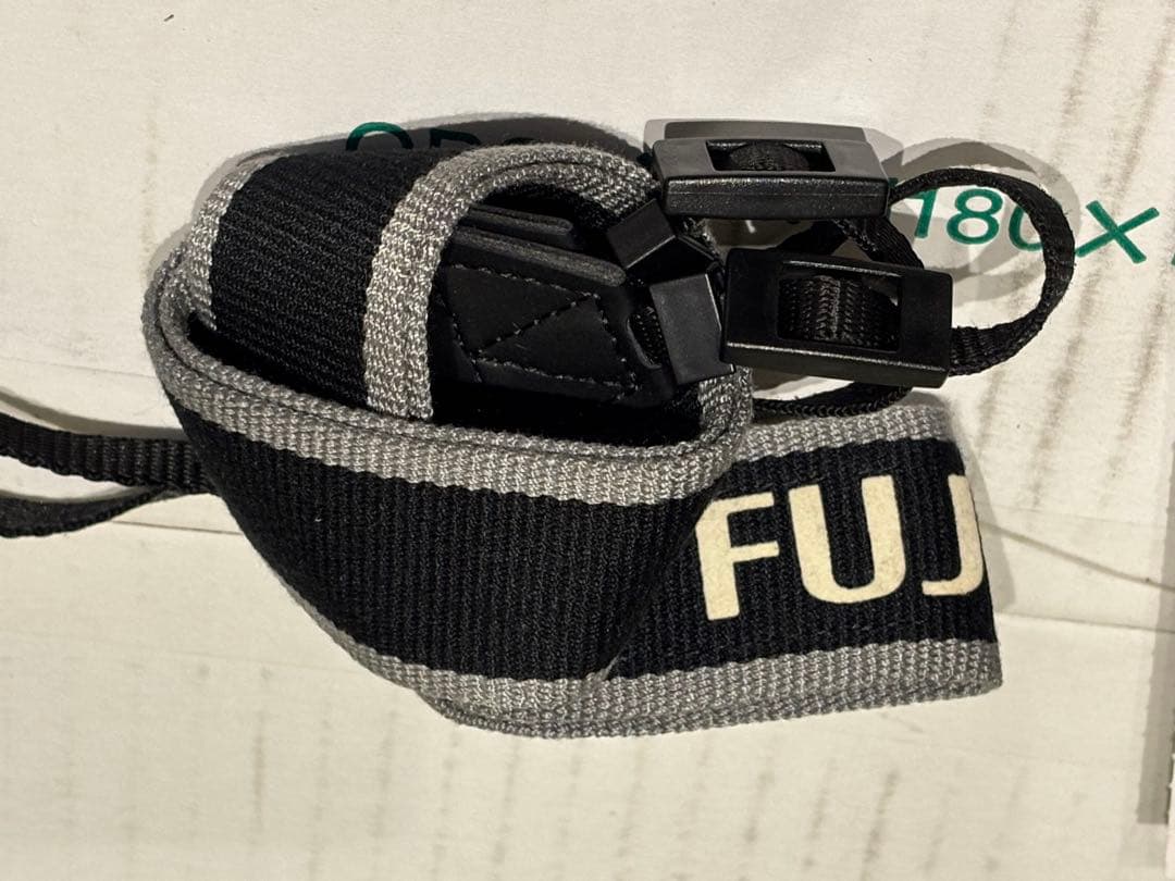 Fujifilm FinePix S8400 本体 元箱付き　説明書無し　美品