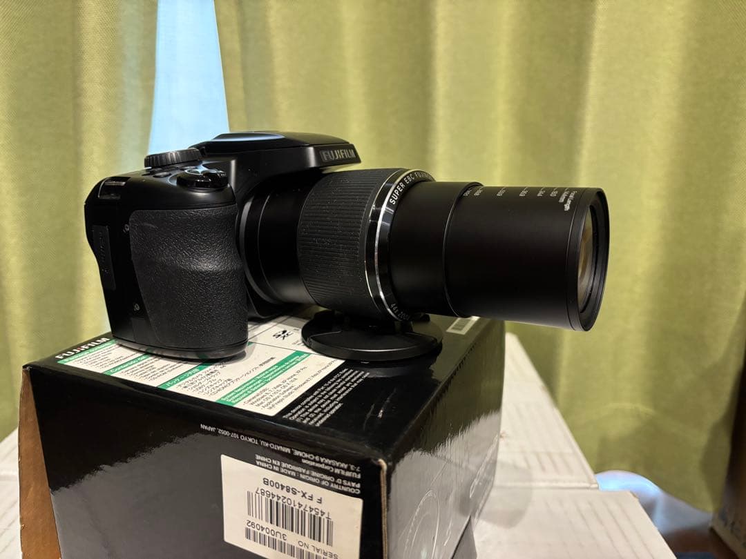 Fujifilm FinePix S8400 本体 元箱付き　説明書無し　美品