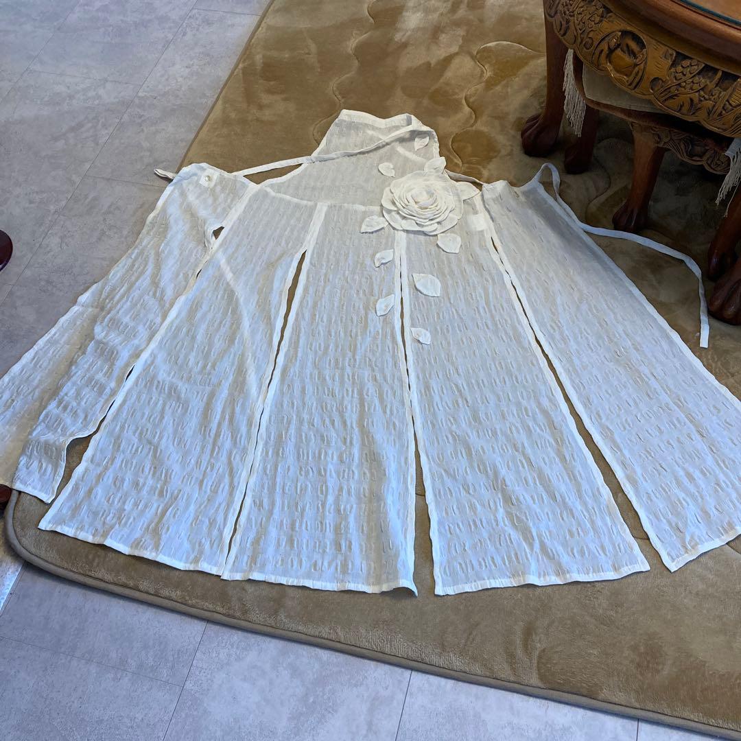 未使用　さえら　ポテチーノ　エプロン　バラモチーフ　ヒスクローネ　アキアカネ