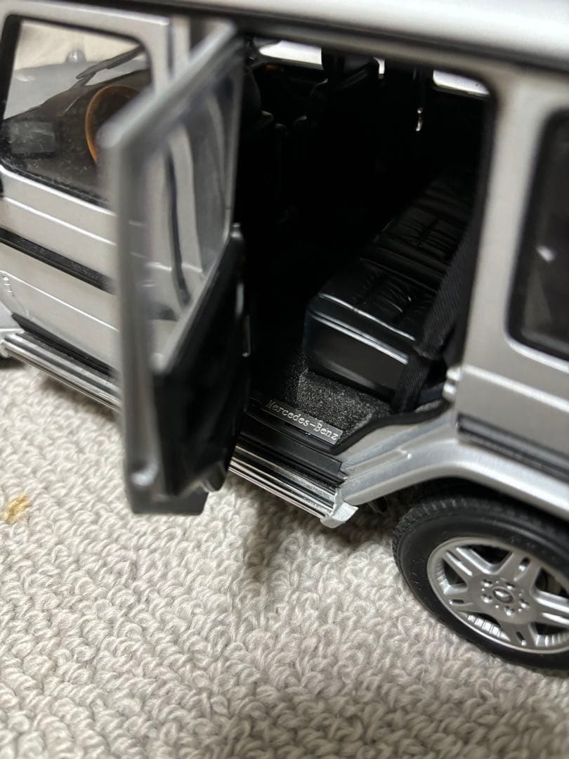 値下げAUTO ART メルセデス・ベンツ Gクラス ミニカー　1/18ジャンク